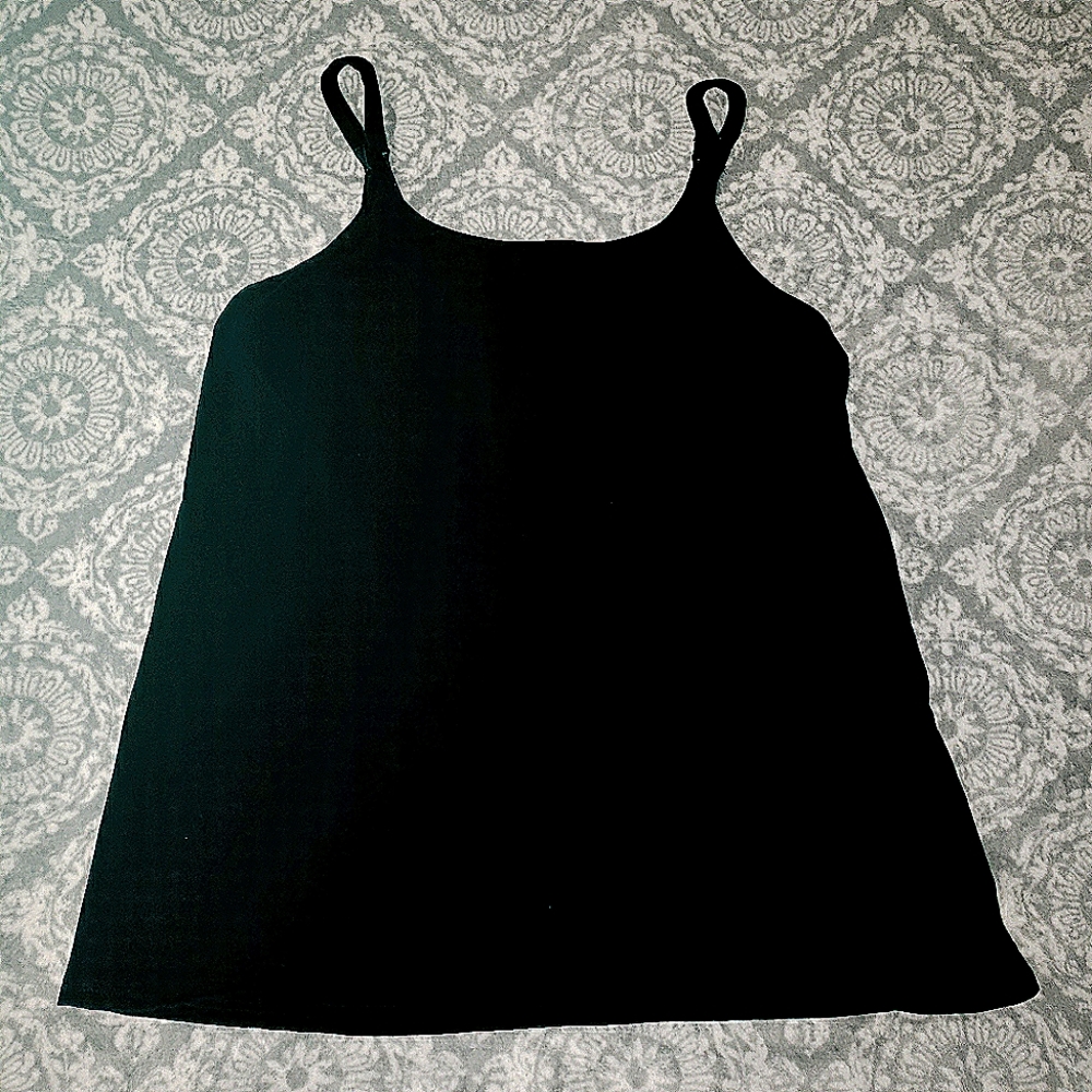 Gilligan & O'Malley black tank top built in bra